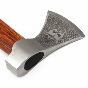 Hache Viking de qualité industrielle traditionnelle, lame en acier au carbone (4 3/4 de pouce de tranchant), manche en bois artisanal, survie - Product Image 4