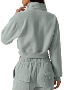 Hoodies courts imprimés pour femmes, personnalisés, directement de l'usine, avec col montant zippé, tricotés respirants et élégants, coupe ajustée - Product Image 5