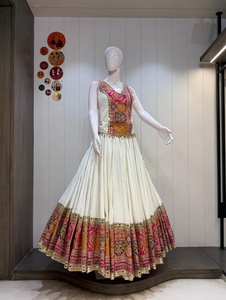 Peplum Kediya Chaniya Choli en pure soie romaine avec dentelle fantaisie sur toute la surface et un grand volant de neuf mètres pour femmes, taille XXL - Product Image 2