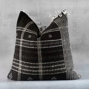 Housse de coussin bohème tribale en laine/coton faite à la main |   Plaid tissé à la main avec fermeture éclair personnalisable pour la décoration intérieure - Product Image 2