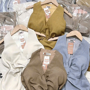 ชุดเซ็ตสองชิ้นผ้าฝ้ายสำหรับผู้หญิง สไตล์ลำลองใส่สบาย เหมาะกับฤดูร้อน ทรงเข้ารูป แฟชั่นธรรมชาติ ซักได้ บรรจุภัณฑ์แบบกำหนดเอง ผลิตในเวียดนาม - Product Image 2