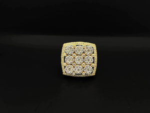 Anillo de Plata de Ley 925 con Baño de Plata y Moissanita de Corte Brillante con Engaste de Garra, Anillo Unisex de Lujo Brillante - Product Image 4