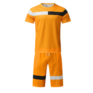 Conjunto de Camiseta y Pantalones Cortos Color Naranja para Hombre, Diseño Personalizado 2026, Cuello Redondo, Tejido de Punto, Secado Rápido, Estilo Casual de Verano, Precio al por Mayor - Product Image 1