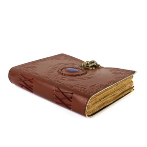 Journal artisanal en cuir marron épais avec stylo – Carnet de notes vintage avec papier à bords festonnés, idéal comme cadeau - Product Image 3