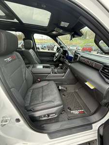 Toyota Sequoia TRD Pro Hybrid d'occasion 2026 - Product Image 2