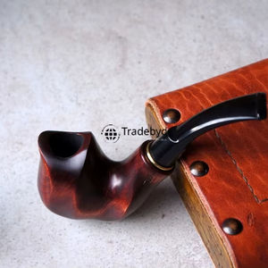 Elegante Pipa de Tabaco Moderna de Madera, Hecha a Mano con Madera Natural Ecológica, Lacada y con Estilo, Regalo de Tradebyd - Product Image 2