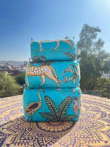 Ensemble de 3 trousses de toilette imprimées Fauna et Flore, en coton matelassé, avec fermeture éclair, motif blocs, style sac à la mode, à pompons, indien, multifonction, vente en gros - Product Image 3