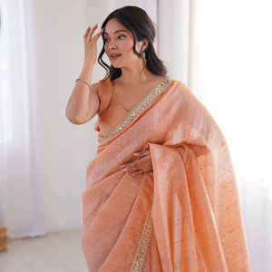 Sari en coton pur filé de qualité supérieure, tissé avec des motifs Jari, orné de miroirs et bordure en dentelle de créateur - Product Image 1