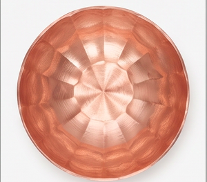 Bol en cuivre martelé classique au design moderne pour un service élégant des aliments à la maison, à l'hôtel ou au restaurant - Product Image 5