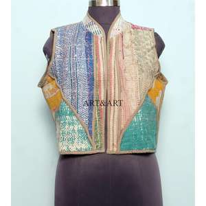 Nuevo Producto: Blusa India Hecha a Mano con Tejido de Algodón, Parches Multicolores, Estilo Kantha Vintage, Corta, Transpirable, Ecológica, con Botones y Cuello en V - Product Image 1