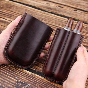 Étui à cigares en cuir véritable avec coupe-cigares intégré, idéal pour les voyages et l'usage quotidien, en vente à un prix raisonnable. - Product Image 4