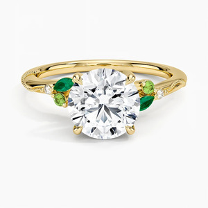 Anillo de esmeraldas y diamantes con diseño de racimo de viñas botánicas - Product Image 1