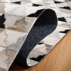 NOUVEAU Collection 2023 Cuir de vachette Gris Blanc & Noir 100% Tapis en cuir de vachette naturel fait main Patchwork Tapis en cuir de vachette - Product Image 4