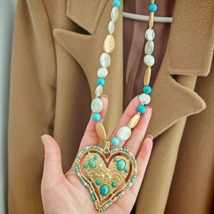Collier long fait main vintage en forme de cœur avec perles de turquoise verte et pierres naturelles, pendentif chaîne de pull - Product Image 6