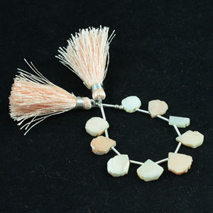 Piedra lunar de melocotón Natural Premium de alta calidad, hebra de cuentas de piedras preciosas con forma de rebanada suave para la fabricación creativa de joyas raras - Product Image 1