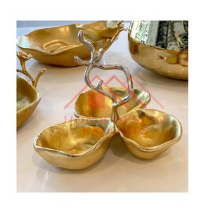 Bol en métal décoratif de luxe en métal doré à 3 compartiments - Product Image 1