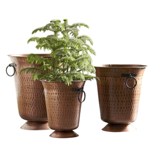 Maceta de cobre tallada a mano con patrón circular, estilo rústico, para decoración de plantas de interior en el hogar. - Product Image 5