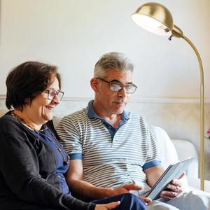 Lampe de sol d'angle LED intelligente à intensité variable avec fonction mémoire pour maisons modernes - Product Image 3