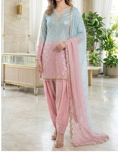ชุดชัลวาร์คามีซปักลายสีงาช้างสำหรับผู้หญิง ชุดแต่งงานแบบปากีสถาน พร้อมผ้าคลุมไหล่ไล่เฉดสี - Product Image 2