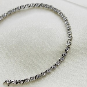 Pulsera de Diamantes Cultivados en Laboratorio de Calidad de Exportación, Plata de Ley 925, Joyería de Lujo Personalizada con Incrustaciones de Diamantes para Mujer y Uso de Moda en Venta - Product Image 5