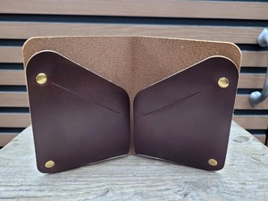 Portefeuille en cuir à bas prix, fin et élégant pour homme, avec plusieurs emplacements pour cartes, poche à monnaie et design pour un usage quotidien, par M/S SHAAD HANDICRAFTS - Product Image 2