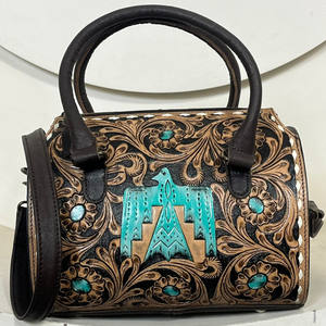 Sac de voyage Thunderbird en cuir véritable fait main, taille moyenne, pour femme, sac de sport durable pour l'extérieur – Collection March Expo - Product Image 4