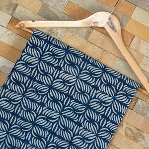 Tela de Algodón Orgánico Dabu con Estampado Floral Hecho a Mano, Ligera, 120 g/m², para Trajes, Camisas, Cortinas y Fundas para Niñas - Product Image 1