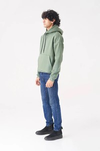 เสื้อฮู้ดผู้ชายทรงปกติ สีเขียวล้วน ผ้าฟลีซ สวมใส่สบายๆ สำหรับฤดูใบไม้ร่วง มีกระเป๋าหน้า ผ้าฝ้ายถัก 100% ระบายอากาศได้ดี มีซับใน - Product Image 5