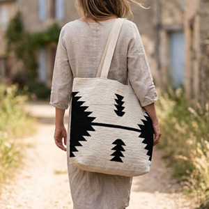 Bolso de Hombro Elegante Blanco Kilim de Gran Tamaño, Bolso de Doble Correa Kilim con Patrón Geométrico Negro Personalizado, Bolso Casual Ideal para Viajes - Product Image 6