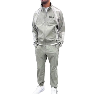 Ensemble veste et pantalon coupe-vent imperméable respirant à capuche personnalisé pour l'hiver, fabrication OEM en gros pour hommes - Product Image 1