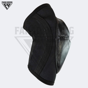 Protège-coudes de boxe en mousse haute densité, couleur noire unie, dernière version, robustes, réglables, durables, avec sangle sécurisée - Product Image 2