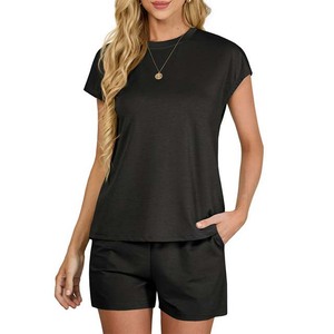 Conjunto Deportivo de Dos Piezas para Mujer, Camiseta de Algodón con Hombros Caídos y Pantalones Cortos, Manga Corta, para Correr, con Logotipo Personalizado, Venta al Por Mayor - Product Image 2