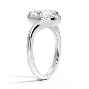Bague solitaire en moissanite taille poire en or blanc avec bande torsadée - Product Image 4
