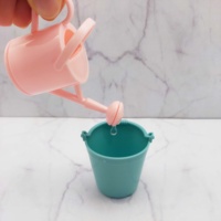 Arrosoir miniature en ABS à l'échelle 1:6 - Adorable cadeau de jardin décoratif léger en 3 couleurs mignonnes