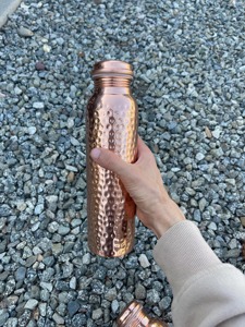 Bouteille d'eau vintage grande capacité 32 oz en cuivre pur avec logo, anti-fuite et écologique pour usage domestique - Product Image 4