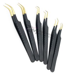 Pinzas para Pestañas RMI de Acero Inoxidable con Punta de Fibra de Oro de 24k, 90 Grados, con Punta Dentada, para Cejas, con Logotipo Personalizado, Color Negro Polvo - Product Image 3