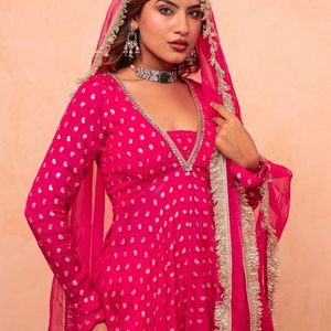 Conjunto Sharara Premium para Mujer, con Jacquard Chanderi, Bordado de Espejos y Dupatta de Red con Borde de Encaje, para Fiestas y Eventos - Product Image 2