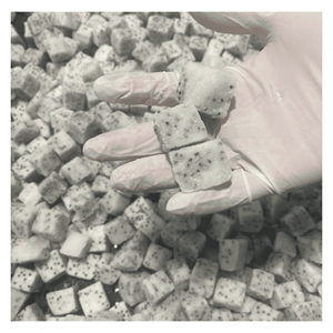 Semillas de Pitaya Blanca Congelada en Cubos, Exóticas de Vietnam, para Mezclas de Cereales, Parfaits, Heladerías y Cafeterías - Product Image 2