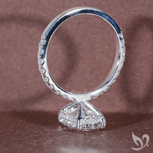 Anillo de Compromiso con Diamante Cultivado en Laboratorio de Corte Ovalado de 3CT, Certificado por IGI |   Anillo de Oro Sólido de 10k con Halo Oculto, Certificado por IGI - Product Image 3