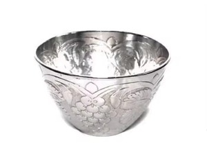 Superbe bol de service en métal, idéal pour servir des aliments secs et liquides, combinaison parfaite de style et de fonctionnalité - Product Image 6