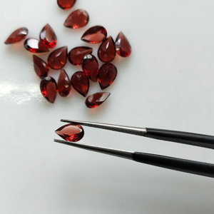 Granate Rojo Natural de 6x4MM, Corte Pera, Gema Suelta de la Mejor Calidad para Joyería, Gemas de Montaña Roja - Product Image 1
