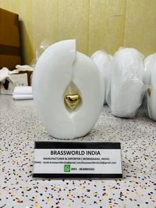 Urna Funeraria de Metal Brassworld India, Diseño Marrón Moteado con Emblema de Corazón, Decorativa, Personalizable - Product Image 5