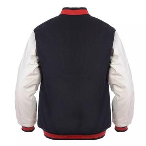 Blouson universitaire bomber personnalisé en laine noire avec manches en cuir blanc, col montant, style urbain, coupe-vent et respirant - Product Image 2