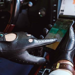 Classic Vintage Men Women Full Finger Genuine Leather Car Driving Gloves Breathable Perforated Steering Wheel Motoring Gloves - Product Image 4