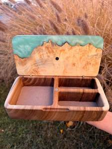 Caja de Joyería de Madera Ecológica Hecha a Mano y Pintada a Mano con Incrustaciones de Resina Epoxi, Caja de Recuerdos Rústica para Regalo de Navidad - Product Image 6