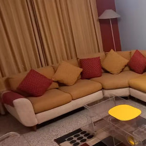 Juego de Sofás Modernos de Primera Calidad con Tapicería de Tela, Acolchados y Cómodos, con Patas de Madera, para Sala de Estar - Product Image 1