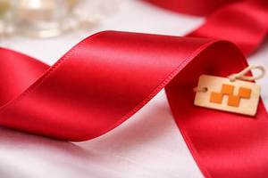 Cinta de Satén de Poliéster de Doble Cara Roja de 50 mm, Resistente al Encogimiento, de Primera Calidad, para Manualidades y Regalos - Product Image 2