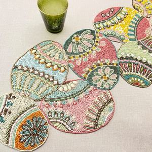 Chemin de table en tissu oriental fait main, forme personnalisée, motif floral turquoise, style luxueux, écologique, durable, tapis et sous-plats ajustables - Product Image 1