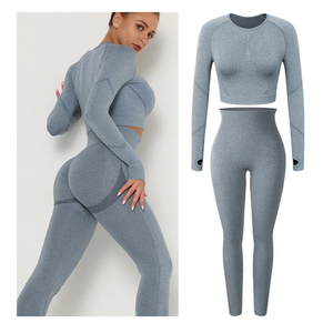 Ensemble de sport pour femme : haut court sans couture et leggings push-up pour yoga et gym - Product Image 1