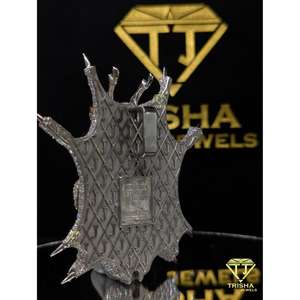 จี้หน้าปีศาจแบบกำหนดเอง ประดับเพชร VVS ที่ได้รับการเพาะเลี้ยงในห้องปฏิบัติการ พร้อมตัวเรือนเงินแท้ 925 เครื่องประดับฮิปฮอป โดย Trisha Jewels - Product Image 6